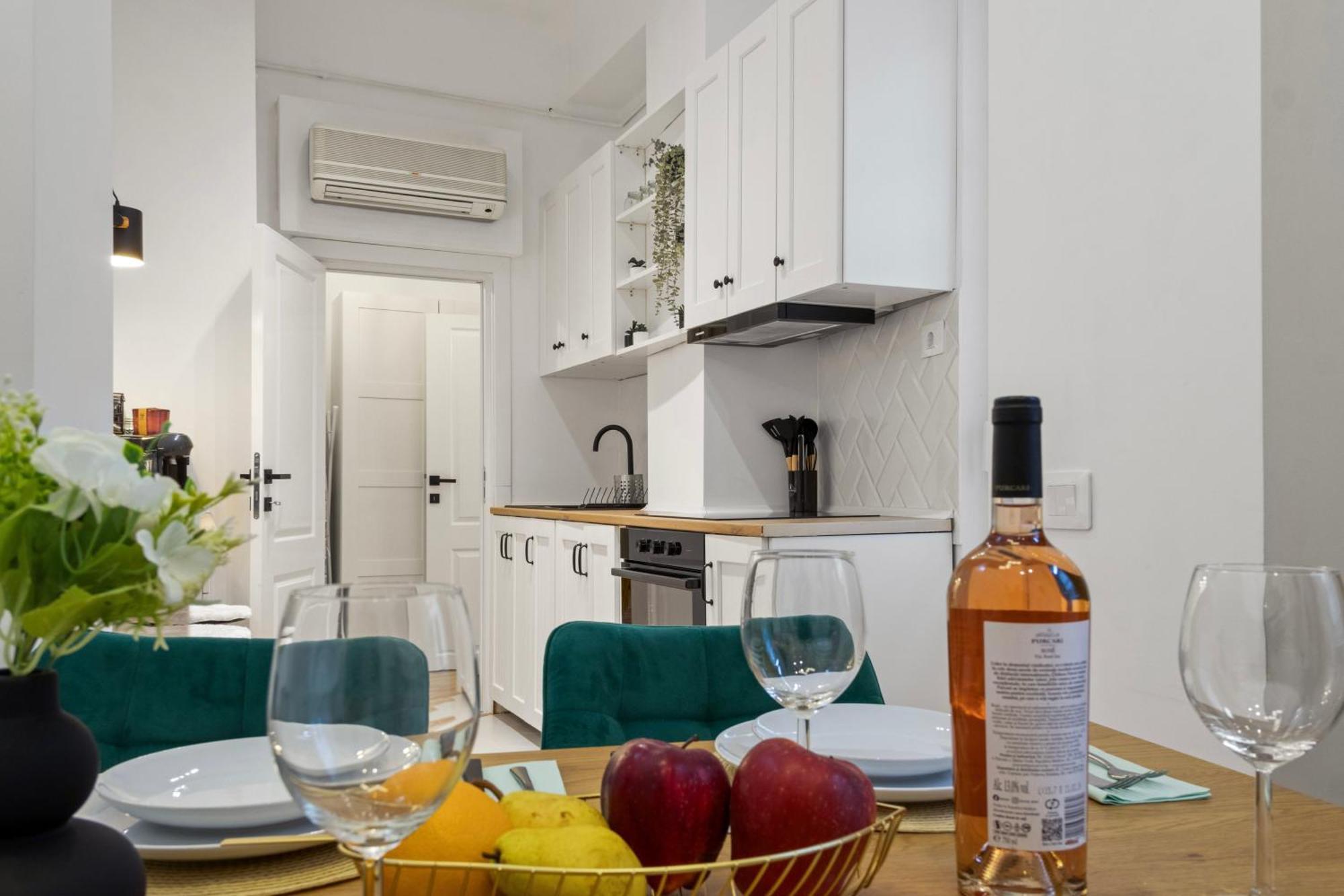 Skycentral Букурещ Екстериор снимка